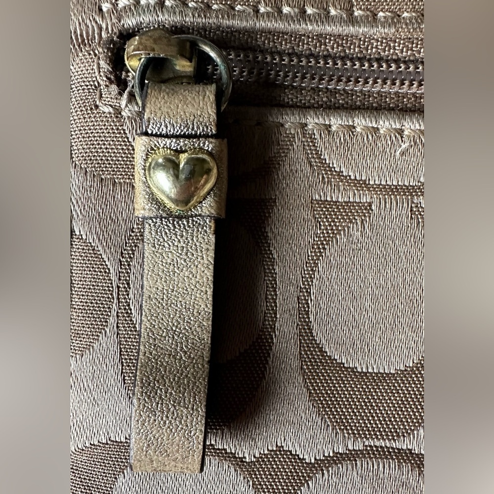 Coach Poppy Daisy Pop C Applique Zippy Wallet/Wristlet- Vintage - Picture 15 of 16